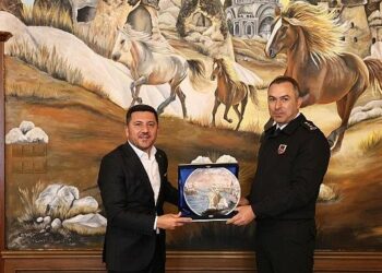 Başkan Arı, JAKEM Komutanı Fırat’ı Makamında Ağırladı