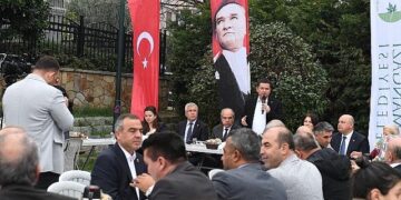 Başkan Erkan Aydın Yenibağlar Mahallesini ziyaret etti