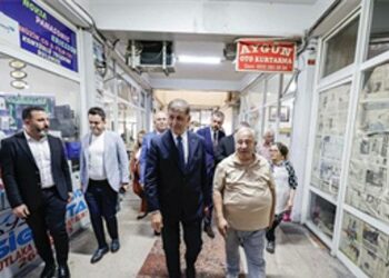 Başkan Tugay 6. Sanayi Sitesi esnafıyla buluştu