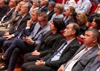 Başkan Tugay kentin geleceği “İzmirNİP2054″ü tanıttı