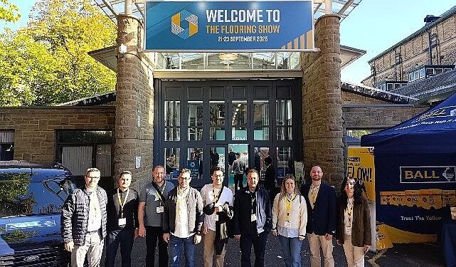 Birleşik Krallık’ın tarihi binaları, camileri Türk halılarıyla döşenecek