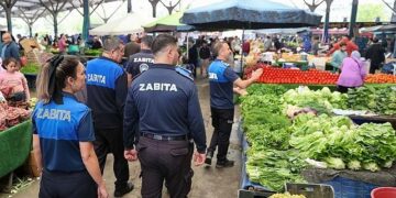 Buca Belediyesi’nden pazar yerlerinde denetim