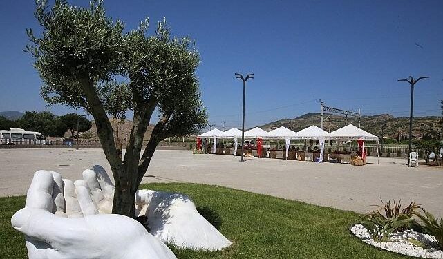 Efes Tarlası Yaşam Köyü’nde Üretici Pazarı Kuruluyor