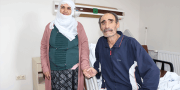 Nefes darlığı şikayetiyle gitti, akciğerinden çıkan 30 yıllık cerrahı dahi şaşırttı