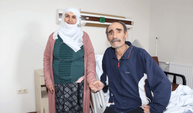 Nefes darlığı şikayetiyle gitti, akciğerinden çıkan 30 yıllık cerrahı dahi şaşırttı