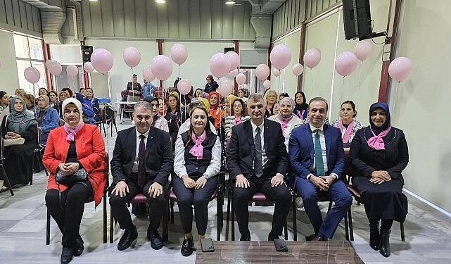 Gölcük’te Meme Kanseri Farkındalık Paneli Yoğun İlgi Gördü
