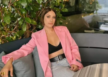 Hazal Kaya Resmen Eriyor! Son Hali Görenleri Şaşkına Çevirdi