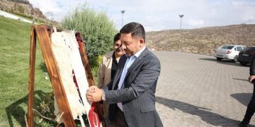 “İlmek İlmek Türkiye” Projesinde Son İlmeği Başkan Rasim Arı Attı