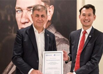 İzmir’in Yaşlı Dostu Şehir unvanı tescillendi