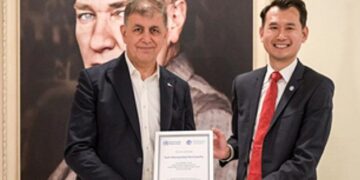 İzmir’in Yaşlı Dostu Şehir unvanı tescillendi