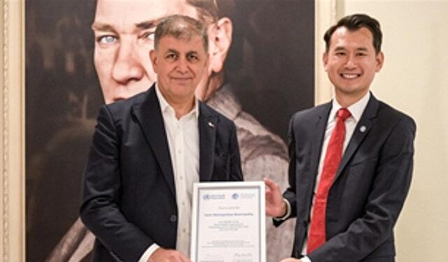 İzmir’in Yaşlı Dostu Şehir unvanı tescillendi