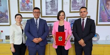 Karabağlar Belediyesi’nden İşçilere En Yüksek Promosyon