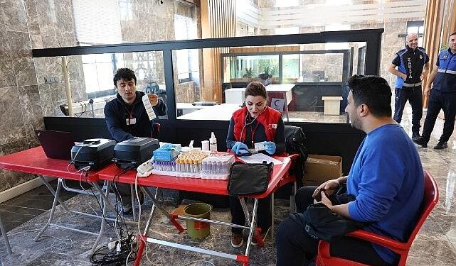 Kartepe’de “Birbirimize Candan Bağlıyız” Kan Bağışı Kampanyası