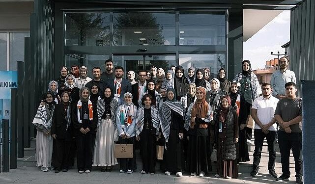 Kudüs Çalışma Grubu’nun “Hakikate Bir Geçit” Çalıştayı Liseli Gençlere Filistin Farkındalığı Kazandırıyor