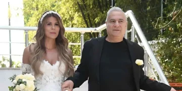 Mehmet Ali Erbil’den Eşine Dudak Uçuklatan Jest