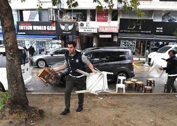 Osmangazi Belediyesi işgallere göz açtırmıyor