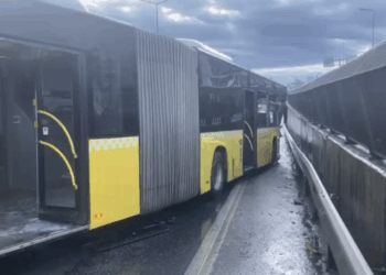Otobüs bariyerlere çarptı, sürücü alkollü çıktı