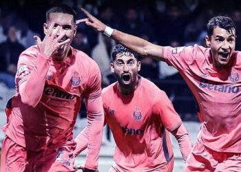 Porto’yu 88’de Deniz Gül ayağa kaldırdı: Galibihyeti getiren kafa vuruşu