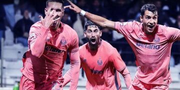 Porto’yu 88’de Deniz Gül ayağa kaldırdı: Galibihyeti getiren kafa vuruşu