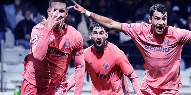 Porto’yu 88’de Deniz Gül ayağa kaldırdı: Galibihyeti getiren kafa vuruşu