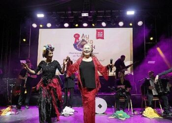 Suzan Kardeş’ten Ayvalık’ta Balkan Rüzgarı!