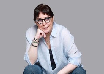 Tuba Ayşe Özgür’den Büyülü Gerçekçiliğin Derinliklerinde Yeni Bir Yolculuk: Kedi Uykusu