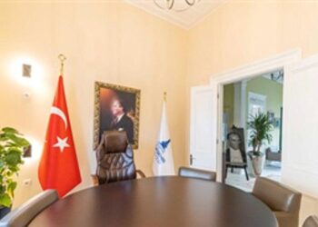 Başkan Tugay “Ay Yıldızlı Konak” seçimini anlattı