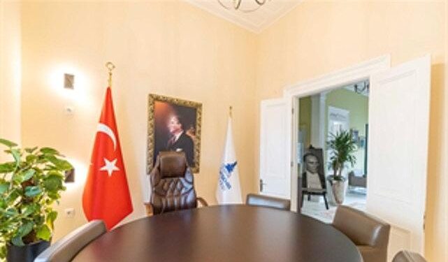 Başkan Tugay “Ay Yıldızlı Konak” seçimini anlattı