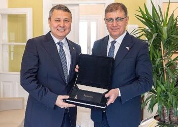 Başkan Tugay Kazakistan heyetini ağırladı