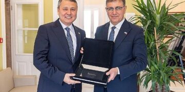 Başkan Tugay Kazakistan heyetini ağırladı