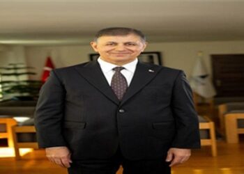 Başkan Tugay: Milletleri kurtaranlar yalnız ve ancak öğretmenlerdir