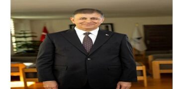 Başkan Tugay: Milletleri kurtaranlar yalnız ve ancak öğretmenlerdir