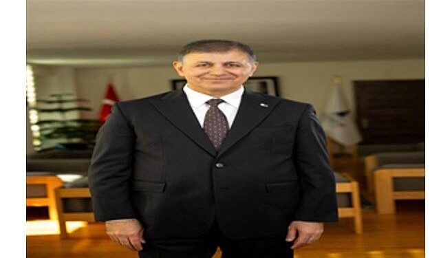 Başkan Tugay: Milletleri kurtaranlar yalnız ve ancak öğretmenlerdir