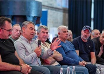 Başkan Tugay su ürünleri kooperatiflerinin temsilcileri ile buluştu