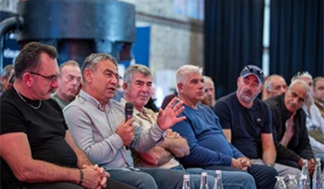 Başkan Tugay su ürünleri kooperatiflerinin temsilcileri ile buluştu