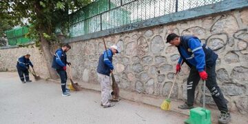 Buca’da köşe bucak temizlik