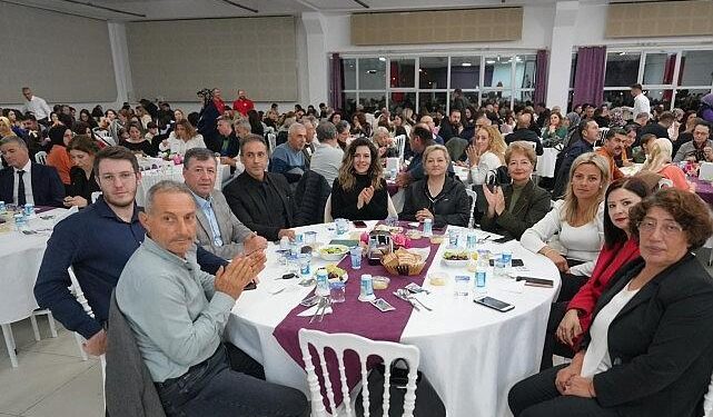 Burhaniye Belediyesi’nden Öğretmenler Günü Yemeği