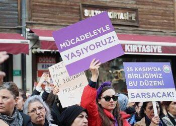 Bursa’da Binlerce Kadın Şiddetsiz Bir Yaşam, Adalet ve Eşitlik İçin Yürüdü