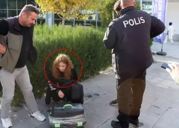 Daha 18 yaşında! Satmaya çalıştığı şeyi görenler telefona sarıldı