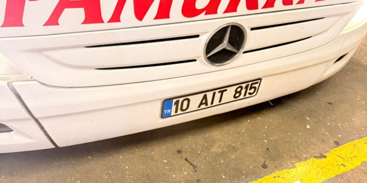 Pamukkale’de Bilet Hatası: Yolcular Ortada Kaldı