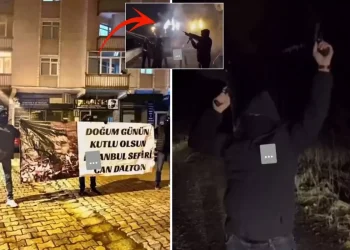 Görüntüler dehşet verici! Türkiye’ye korku salan çete liderinin doğum günü sokakta silahlarla kutlandı