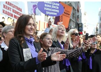 Karşıyaka’dan dayanışma çağrısı: Şiddete karşı ses çıkar!