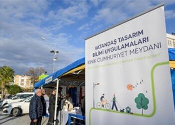 Kınık Cumhuriyet Meydanı yeni çehresine kavuşuyor