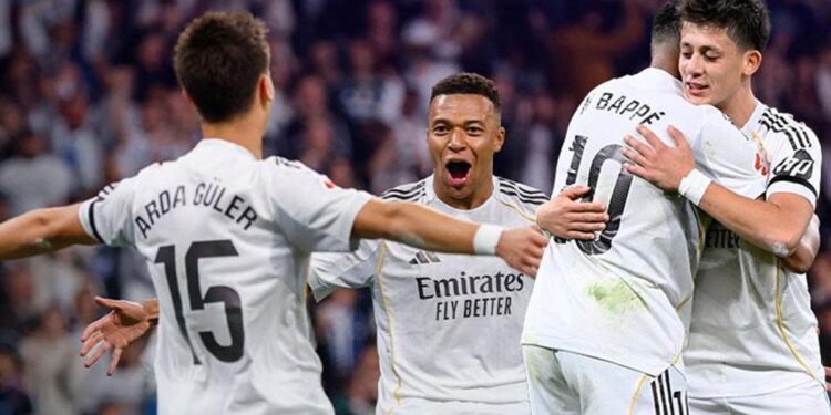 ÖZET I Arda Güler asistlere, Mbappe gollere devam etti, Real Madrid evinde Valencia’yı 4-0’la geçti