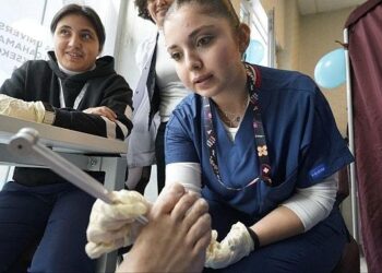 Podoloji Bölümü Öğretim Elemanları ve Öğrencilerinden Dünya Diyabet Günü’nde Tarama Seferberliği