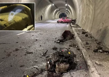 Tünelde feci kaza! Takılı kalan hız kadranı her şeyi anlatıyor