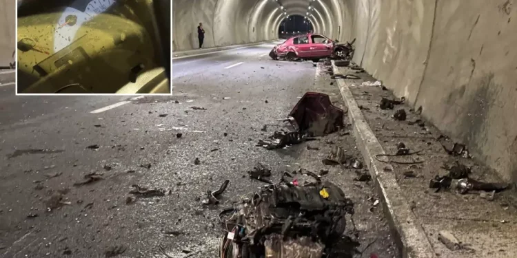 Tünelde feci kaza! Takılı kalan hız kadranı her şeyi anlatıyor