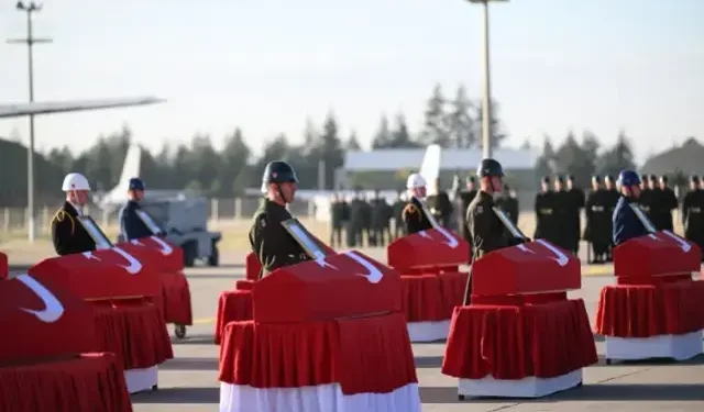 Türkiye şehitlerini uğurluyor! Devlet erkanı Ankara’daki törende