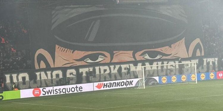 Viktoria Plzen-Fenerbahçe maçında açılan skandal pankart için açıklama: ‘Asıl amaç espriydi’