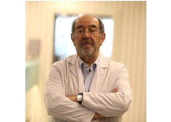 Alzheimer hastalarına yaklaşımda empati ve sabır önemli!